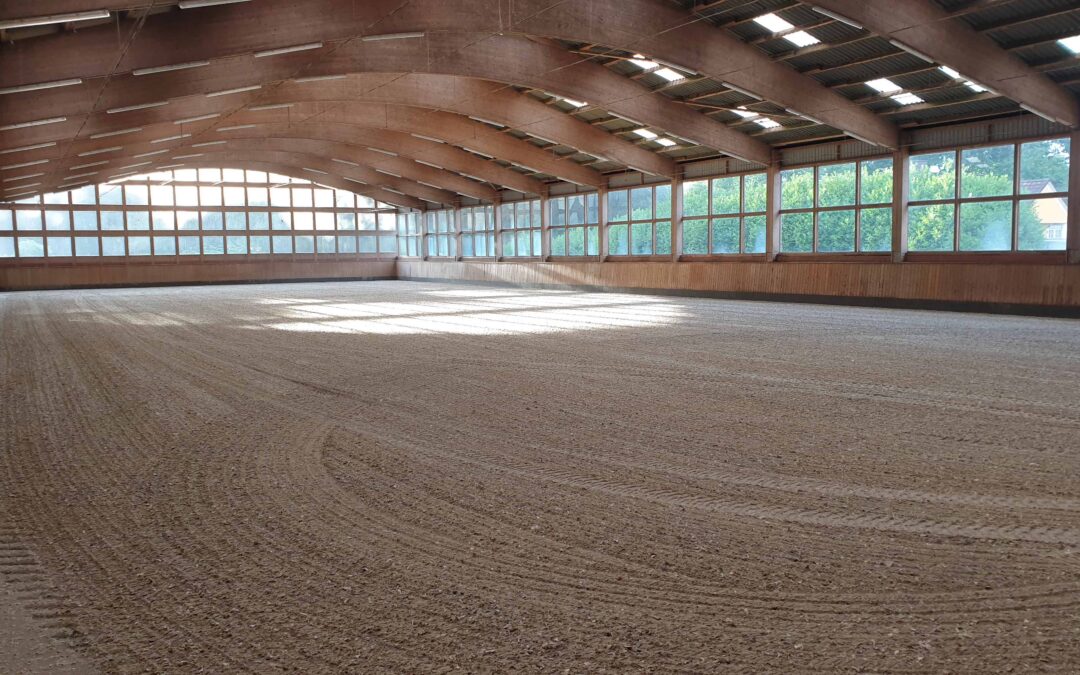 Reitboden Springhalle Gut Tangstedt erneuert