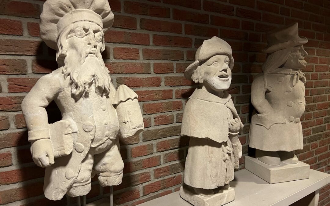 historische Gartenzwerge aus Sandstein Gut Tangstedt