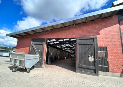 Halle 2 Stallgasse links