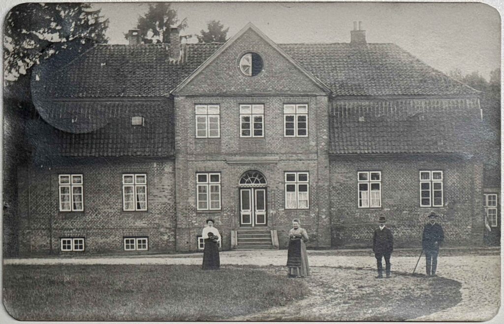 historisches Kavaliershaus auf Gut Tangstedt um 1910
