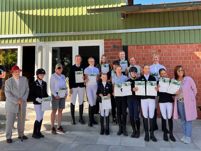 Teilnehmer Lehrgang Reitabzeichen 2024-02