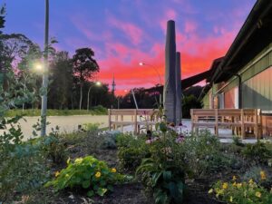 Sonnenuntergang am Außenviereck Reitanlage Gut Tangstedt