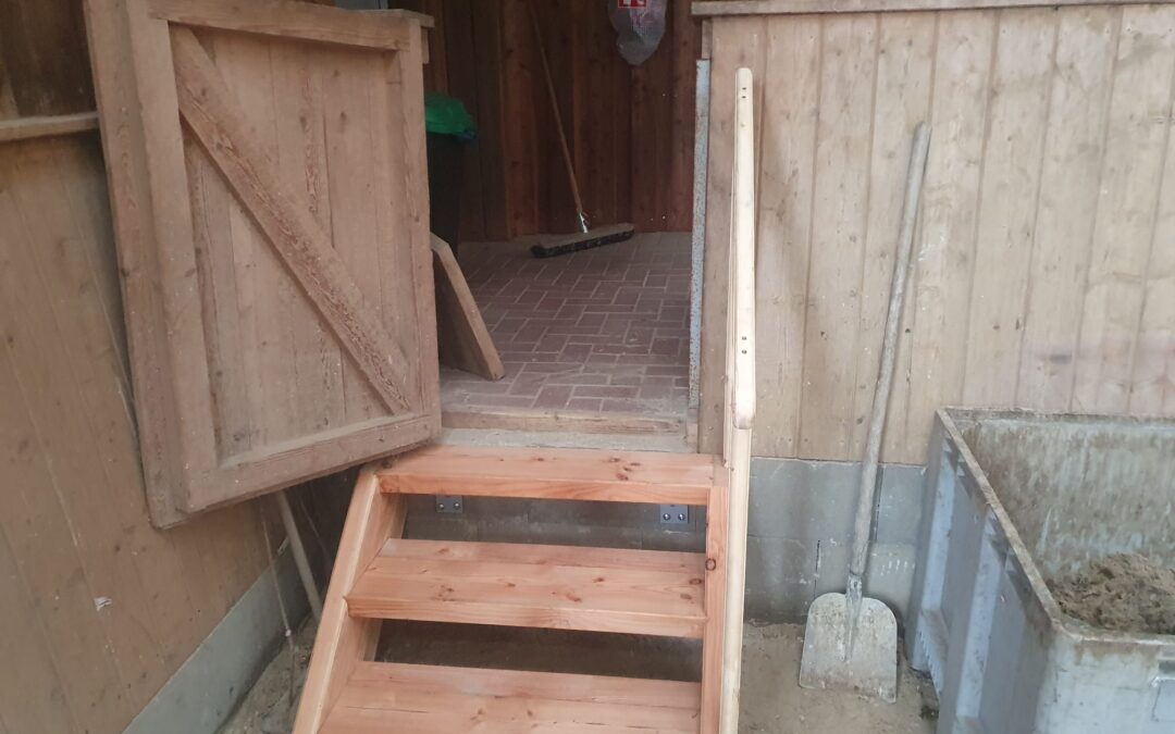 Treppe für die Bande der Springhalle Gut Tangstedt