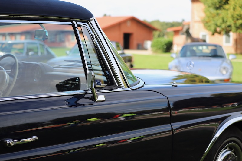 Mercedes Cabrio Rast Oldtimerausfahrt