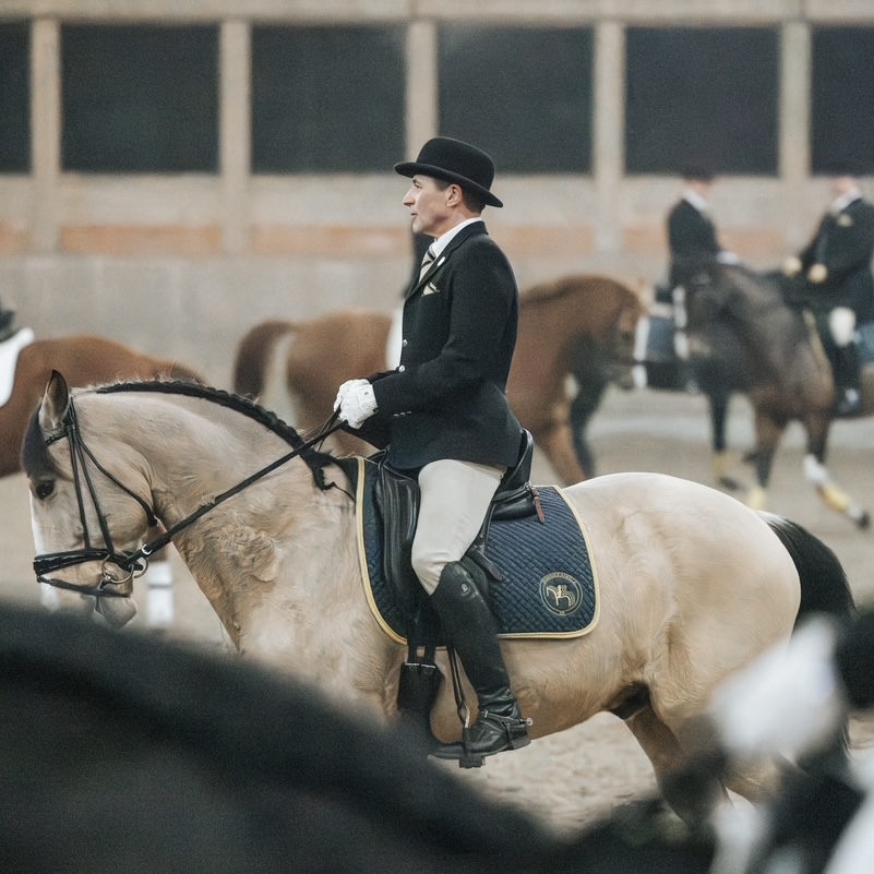 Mitglied Herrenquadrille beim Reiten