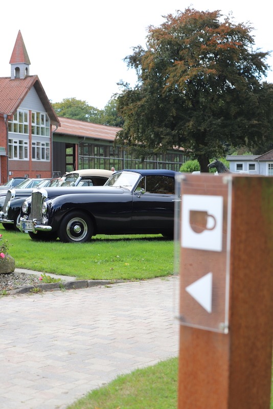 Parkplatz Ausfahrt Oldtimer Hamburg