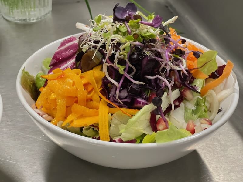 Herbstliche Bowl frisch zubereitet